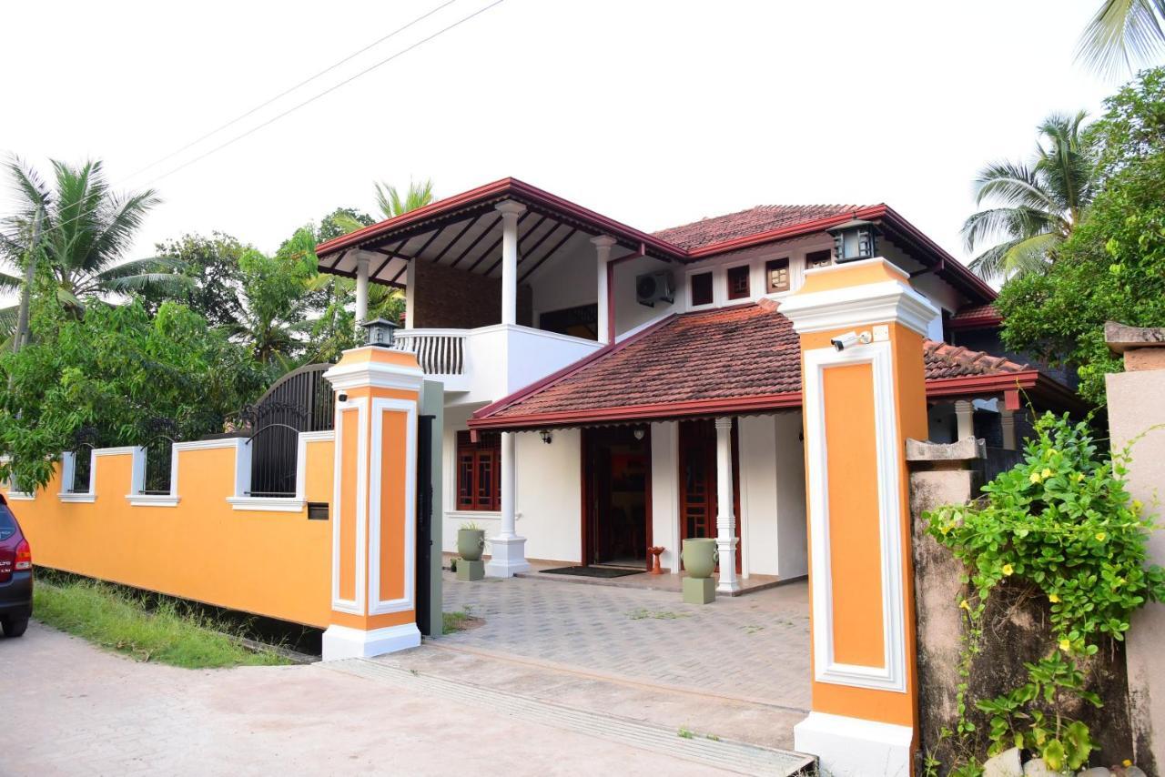 Airport Blessings Villa Katunayake Exterior photo